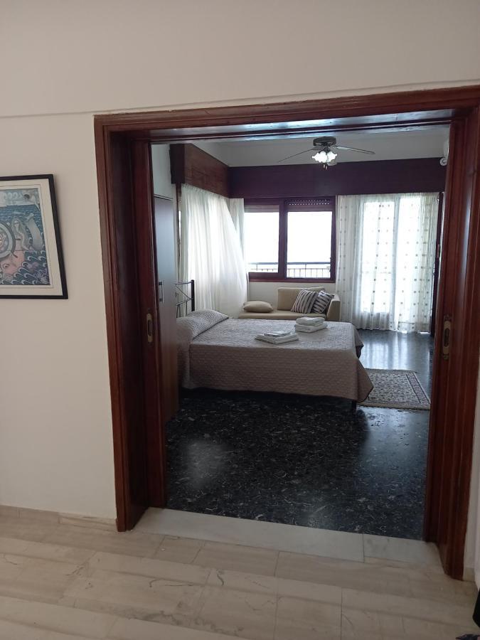 Ekie Apartment With Sea View Каламата Екстериор снимка