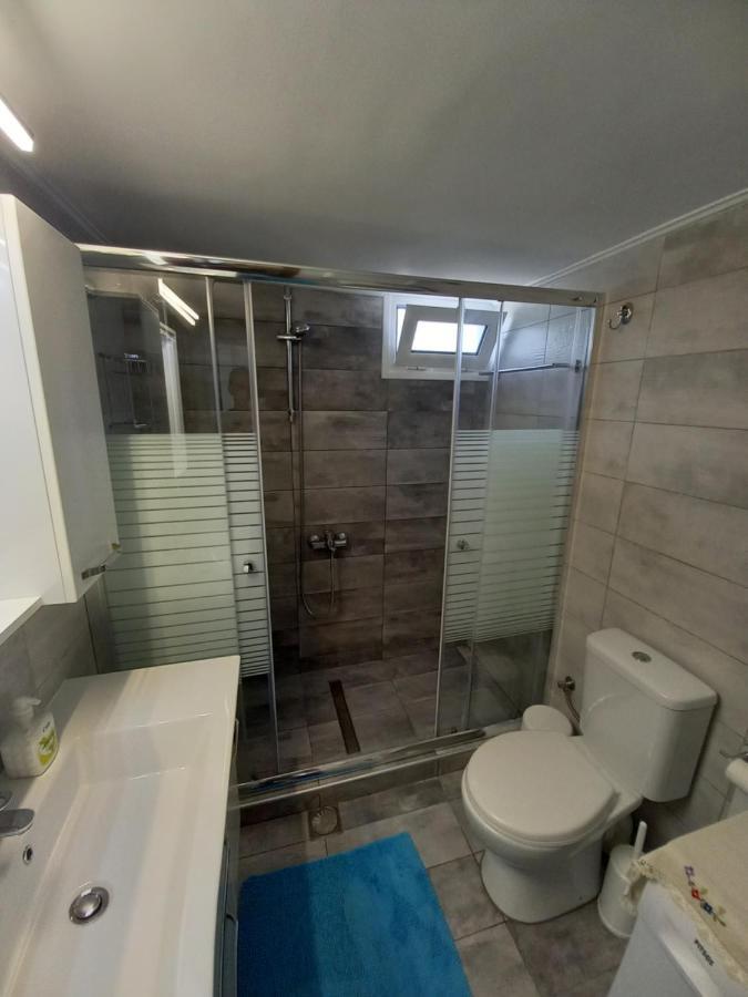 Ekie Apartment With Sea View Каламата Екстериор снимка